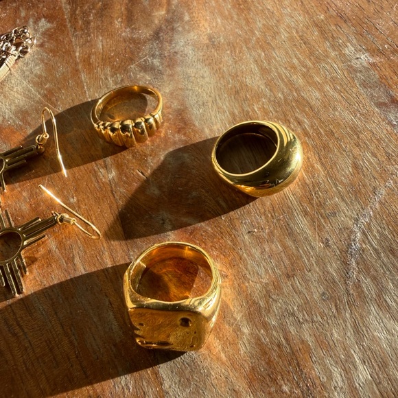 Gold and Silver Jewelry Set - Picture 3 of 6